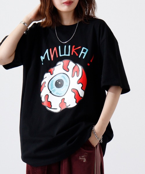 MISHKA(ミシカ)の「MISHKA MISHKA T-SHIRT グラフィックプリント 半袖 Tシャツ(Tシャツ/カットソー・メンズ・サンドベージュ/ダークブラウン/ブラック/ホワイト/ブラック系その他5/ホワイト系その他2/ホワイト系その他3/ホワイト系その他/ブラック系その他2/ブラック系その他4/ブラック系その他/ブラック系その他3/チャコールグレー/ホワイト系その他5/ホワイト系その他4/ライトオリーブ・M/XL/L/2XL)」の11枚目の写真