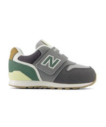996