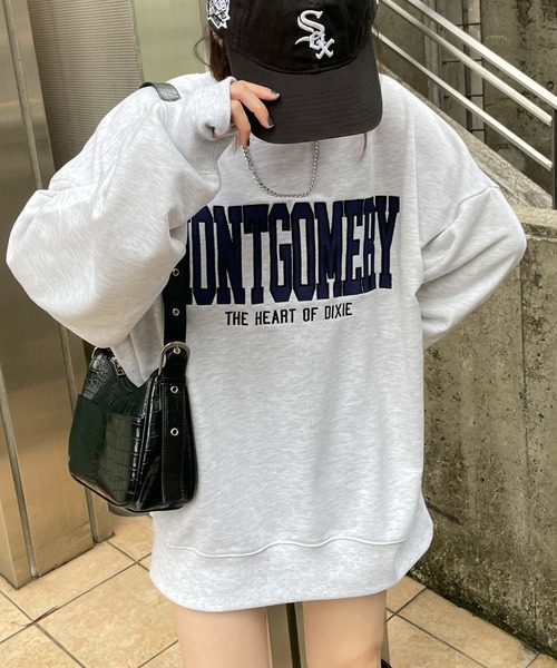 WEGO(ウィゴー)の「WEGO/アクセ付きグラフィックプルオーバー(スウェット・メンズ・マスタード/グレー系その他/ブラック/ホワイト・LARGE/MEDIUM)」の3枚目の写真