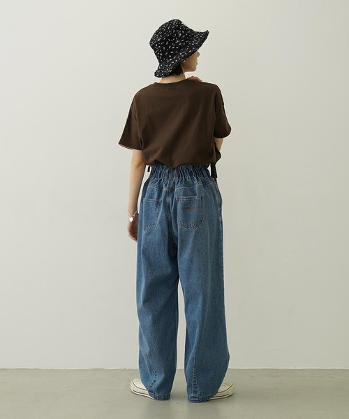 MILKFED.(ミルクフェド)の「TUCK DENIM PANTS(デニムパンツ・レディース・ライトブルー/ライトインディゴブルー/オフホワイト・M/S)」の5枚目の写真