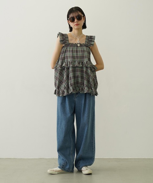 MILKFED.(ミルクフェド)の「TUCK DENIM PANTS(デニムパンツ・レディース・ライトブルー/ライトインディゴブルー/オフホワイト・M/S)」の7枚目の写真