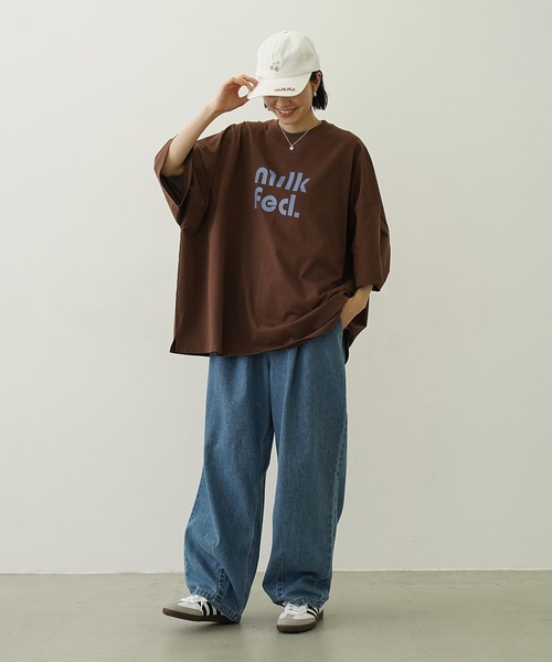 MILKFED.(ミルクフェド)の「TUCK DENIM PANTS(デニムパンツ・レディース・ライトブルー/ライトインディゴブルー/オフホワイト・M/S)」の8枚目の写真
