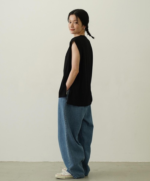 MILKFED.(ミルクフェド)の「TUCK DENIM PANTS(デニムパンツ・レディース・ライトブルー/ライトインディゴブルー/オフホワイト・M/S)」の12枚目の写真