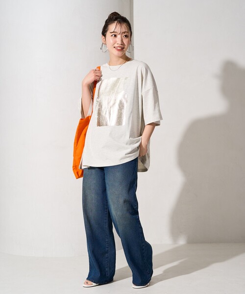 FREAK'S STORE(フリークスストア)の「限定展開 箔 プリント ビック 半袖シャツ(Tシャツ)(Tシャツ/カットソー・レディース・オフホワイト/スミクロ/ライトグレー・フリ-)」の6枚目の写真
