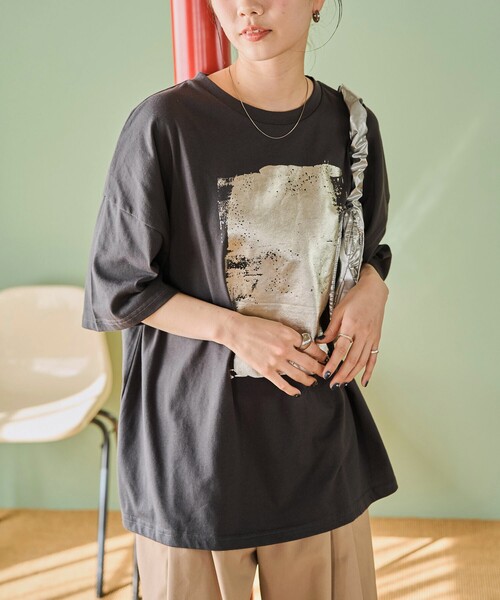 FREAK'S STORE(フリークスストア)の「限定展開 箔 プリント ビック 半袖シャツ(Tシャツ)(Tシャツ/カットソー・レディース・オフホワイト/スミクロ/ライトグレー・フリ-)」の15枚目の写真
