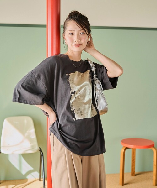 FREAK'S STORE(フリークスストア)の「限定展開 箔 プリント ビック 半袖シャツ(Tシャツ)(Tシャツ/カットソー・レディース・オフホワイト/スミクロ/ライトグレー・フリ-)」の16枚目の写真