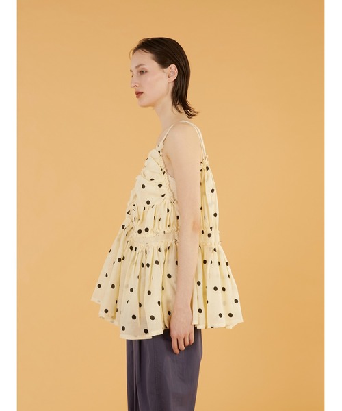 crinkle crinkle crinkle(クリンクルクリンクルクリンクル)の「【crinkle crinkle crinkle】frill gather volume camisole/フリルギャザーボリュームキャミソール(キャミソール・レディース・ベージュ/ブラック・FREE)」の8枚目の写真