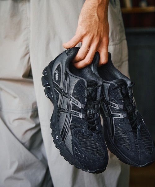 ASICS(アシックス)の「GEL-NIMBUS 10.1 / ゲルニンバス 10.1(スニーカー・メンズ・ブラック×グレー・23/25.5/24.5/25/24/23.5/28/29/28.5/26/26.5/27.5/27/29.5)」の14枚目の写真