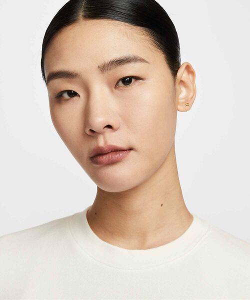 NIKE(ナイキ)の「ナイキ スポーツウェア ウィメンズ オーバーサイズド クルーネック フレンチテリー スウェットシャツ / Nike Sportswear Women's Oversized Crew-Neck French Terry Sweatshirt HF9492-133 Sail(スウェット・レディース・クリーム・XS/XL/S/M/L/2XL)」の4枚目の写真