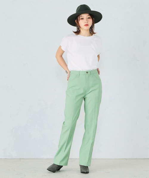 Wrangler(ラングラー)の「WRANGLER/ラングラー ランチャー 消えないセンタープレスカラースラックス フレアドレスパンツ ON/OFF対応 速乾梅雨にも◎(スラックス・レディース・ベージュ/ブラウン/グレー/オフホワイト/ピンク/グリーン/ブラック/ネイビー/ブルーグリーン/ブラウン系その他/ボルドー/ベージュ系その他/イエロー/パープル/ブラック系その他/ホワイト系その他/グレー系その他/ブルー系その他/ブラウン系その他2・SMALL/MEDIUM/X-SMALL)」の12枚目の写真
