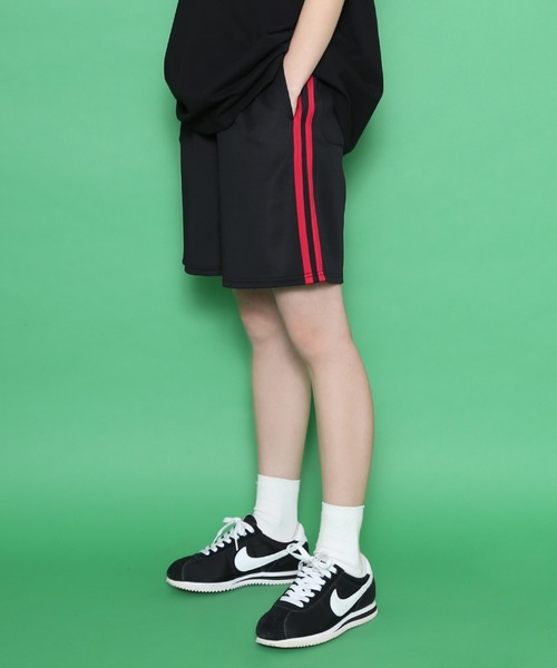 PUNYUS(プニュズ)の「フードトラックショートパンツ(その他パンツ・レディース・グリーン/ピンク/ライトパープル/オレンジ/サックスブルー/イエロー/レッド/ブルー/パープル/ブラック/ブラック系その他/ブラウン/ホワイト・3/4/2/1)」の4枚目の写真
