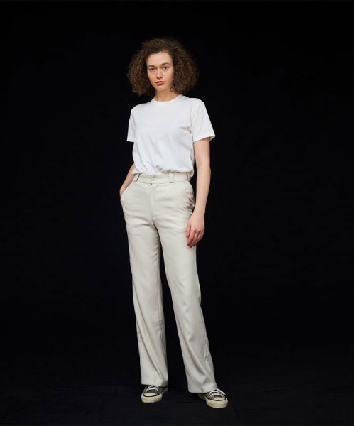 THE SHINZONE(ザ シンゾーン)の「CENTER PRESS PANTS(スラックス・レディース・グレー/ブラック/ホワイト/カーキ・38/36/32/0/34/TALL)」の18枚目の写真