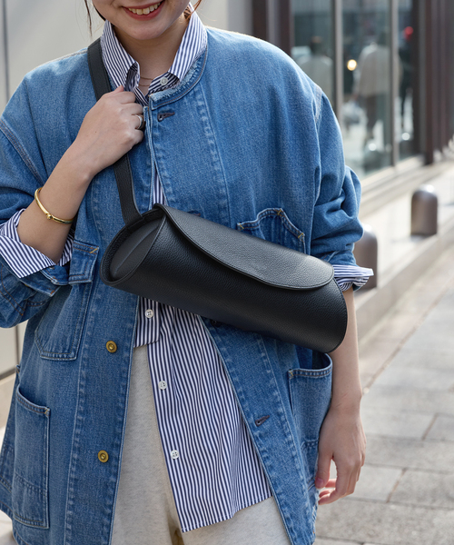 AULENTTI(オウレンティ)の「《追加》【AULENTTI/オウレンティ】ツツガタBAG ST-SS23-Y02MOD-DO(ショルダーバッグ・レディース・ブラック/ブラウン・FREE)」の20枚目の写真