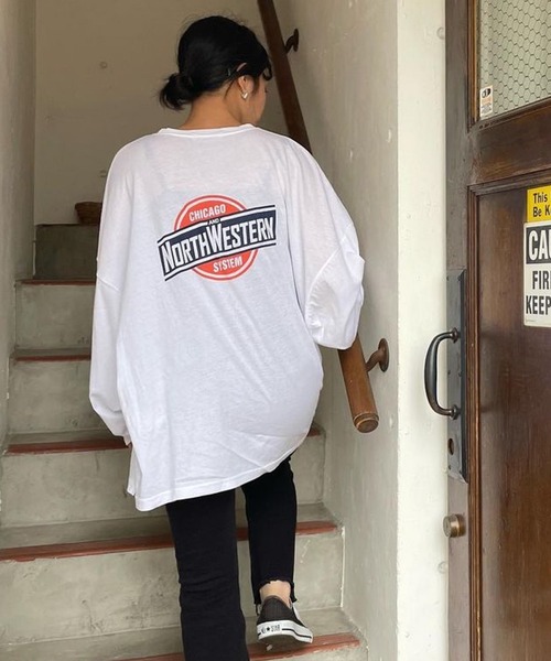 CANAL JEAN(キャナルジーン)の「El mar(エルマール) "NORTH WESTERN"ロングTシャツ(Tシャツ/カットソー・レディース・ホワイト/チャコールグレー/ライトベージュ・ONE SIZE)」の1枚目の写真
