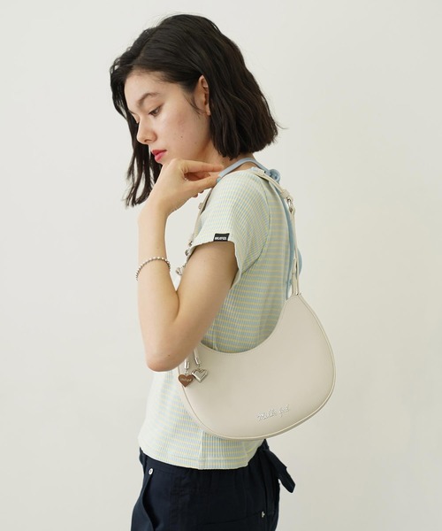 MILKFED.(ミルクフェド)の「HEART CHARM ONE HANDLE BAG(ハンドバッグ・レディース・ブラウン/オフホワイト/ブラック・ONE SIZE)」の7枚目の写真