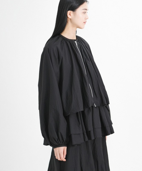 Bshop(ビショップ)の「eunoia | ナイロン ジップジャケット WOMEN(ブルゾン・レディース・ブラック/ピンク・ONE)」の2枚目の写真