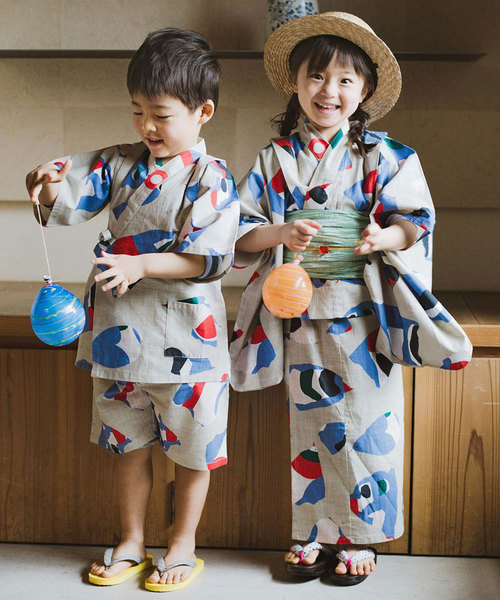 フェリシモMama(フェリシモママ)の「京都Subikiawa食器店さんとつくった レトロなじんべい(浴衣・キッズ・ブルーグレー/ブラック×レッド/ブルー系その他/グレー系その他・12/9/11/13/10)」の9枚目の写真