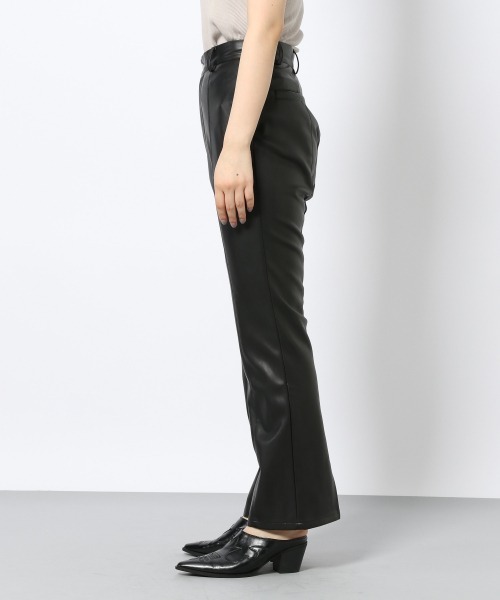 PAGEBOY(ページボーイ)の「フェイクレザーバックスリットパンツ(フレアパンツ)(その他パンツ・レディース・ブラウン系その他/オフホワイト/ブラック/ブラック系その他/ベージュ系その他・MEDIUM/SMALL)」の13枚目の写真
