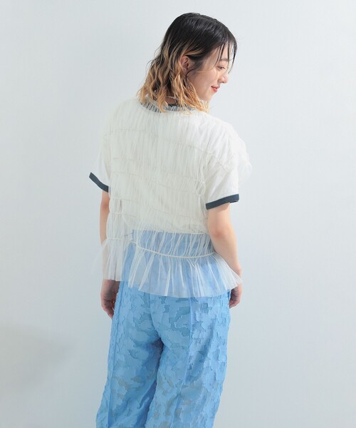 Ray BEAMS(レイビームス)の「Ray BEAMS / チュール シャーリング Tシャツ(Tシャツ/カットソー・レディース・ブラック/ブラウン系その他5/ホワイト・ONE SIZE)」の7枚目の写真