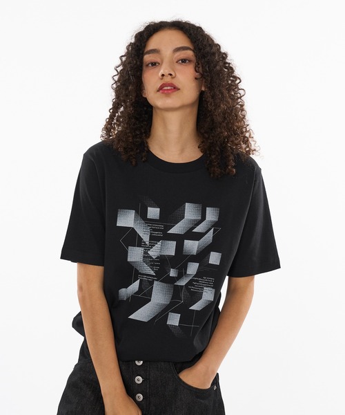 WISH FOR EVER(ウィッシュフォーエバー)の「DRAW CODE GEOMETRIC DESIGN T / ドローコードジオメトリックデザインTシャツ(Tシャツ/カットソー・メンズ・ネイビー/ブラック/オフホワイト・LARGE/SMALL/MEDIUM)」の1枚目の写真