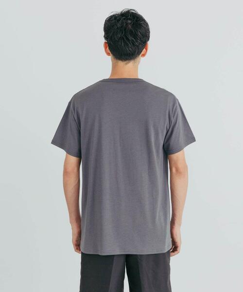 URBAN RESEARCH(アーバンリサーチ)の「『UR TECH』クルーネックTシャツ(Tシャツ/カットソー・メンズ・チャコールグレー/ブラック/ホワイト・MEDIUM/LARGE)」の15枚目の写真