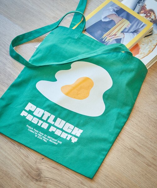 BIRTHDAY BAR(バースデイバー)の「【クリエイター「FLINT MASON」× BIRTHDAY BAR 初コラボ!】POTLUCK PASTA PARTYトートバッグ(トートバッグ・レディース・ベージュ/オレンジ/ブラック/グリーン・0)」の11枚目の写真