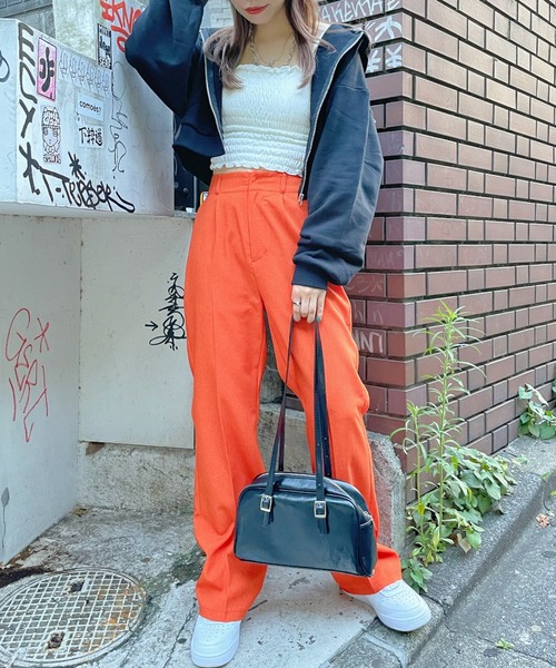 WEGO(ウィゴー)の「WEGO/センタープレスフレアパンツ(スラックス・レディース・レッド/オレンジ/ブルー/グリーン/マスタード/ブラック系その他3/ブラック/ベージュ系その他2・SMALL/MEDIUM)」の16枚目の写真