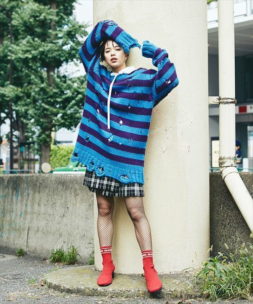 HYSTERIC GLAMOUR(ヒステリックグラマー)の「HORROR LOGO刺繍ローゲージ プルオーバー(ニット/セーター・レディース・ピンク系その他/ブルー系その他/グレー系その他・FREE)」の4枚目の写真