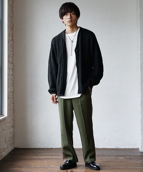 MinoriTY(マイノリティ)の「【MinoriTY】ふんわりオーバーサイズニットカーディガン カラーカーディガン ボリュームスリーブ メンズ ビッグシルエット ルーズフィット Vネック(カーディガン/ボレロ・メンズ・モカ/キャメル/ブルー/カーキ/ブラック/ホワイト/グレー/ブラック系その他/ブラウン/ライトグレー/グリーン/レンガ/ベージュ/ライトブルー・M/L/S)」の22枚目の写真