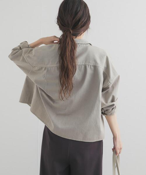 URBAN RESEARCH DOORS(アーバンリサーチドアーズ)の「デニムショート丈シャツ(シャツ/ブラウス・レディース・ベージュ/ピンク/インディゴブルー・FREE)」の5枚目の写真