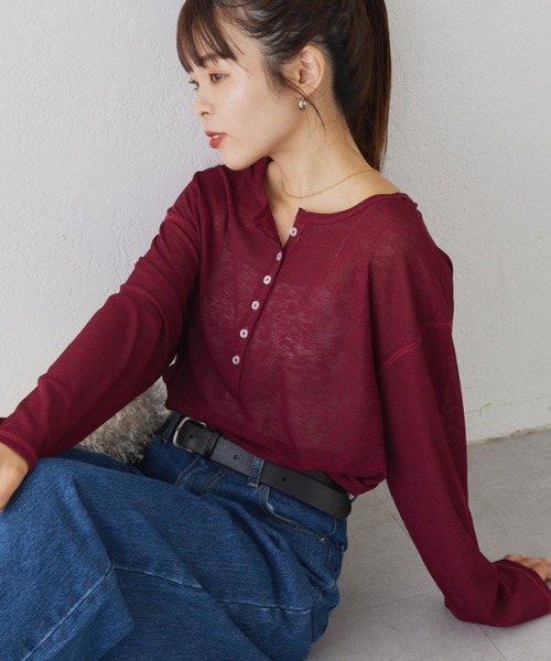 CIAOPANIC TYPY(チャオパニックティピー)の「【一枚でもレイヤードしても◎】2WAYシアーヘンリーネックTEE(Tシャツ/カットソー・レディース・グレー/オレンジ/サックスブルー/ホワイト/ブラック/アイボリー/ブルー/ブラウン/ピンク/バーガンディー/グレー系その他/ベビーピンク/ブルー系その他/ミント・ONE SIZE)」の13枚目の写真