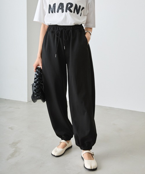 forksy.(フォルクシー)の「【forksy.】ストラップタビシューズ(バレエシューズ・レディース・アイボリー/ブラック/シルバー/ゴールド・S/M/L/LL)」の5枚目の写真