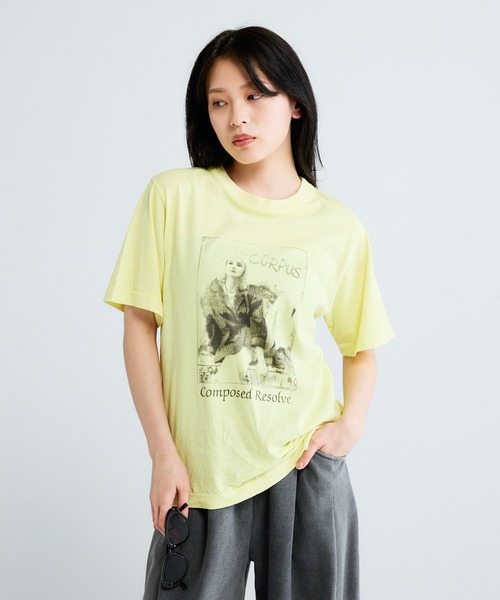 JEANASIS(ジーナシス)の「vintage nostalgic graphic print TEE/683775(Tシャツ/カットソー・レディース・ホワイト系その他/ブラック系その他/イエロー系その他・MEDIUM/LARGE)」の1枚目の写真