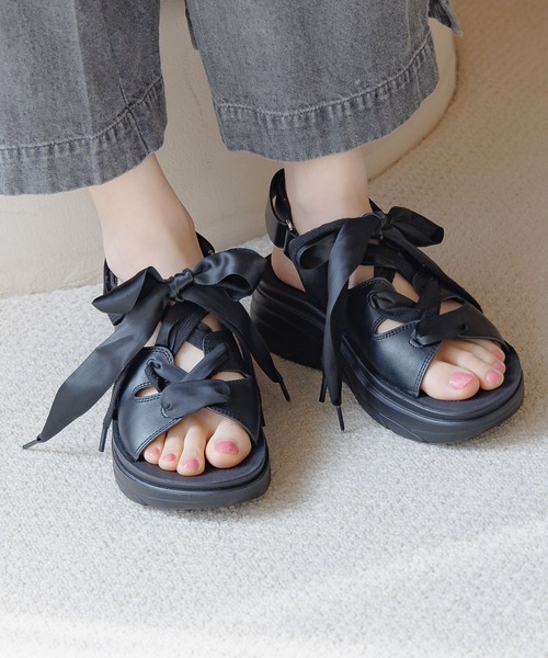 niko and...(ニコアンド)の「オリジナルWレースアップサンダル(サンダル・レディース・キャメル/ブラック/シルバー・SMALL/MEDIUM/LARGE)」の16枚目の写真