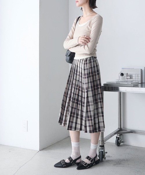 forksy.(フォルクシー)の「【forksy.】ミドル丈アソートプリーツチェックスカート(スカート・レディース・ネイビー系/レッド系/ベージュ系・FREE)」の15枚目の写真