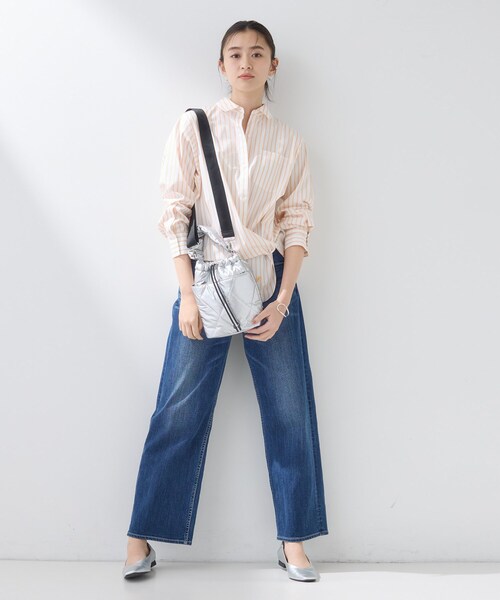 INDIVI(インディヴィ)の「【大人カジュアル/ショルダー付】ふかふか巾着バッグ(ハンドバッグ・レディース・ブラック/シルバー・00)」の6枚目の写真