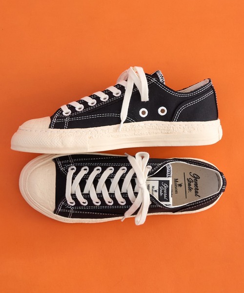 Maison MIHARA YASUHIRO(メゾンミハラヤスヒロ)の「General Scale. Maison MIHARA YASUHIRO /ジェネラルスケール メゾンミハラヤスヒロ ROY / Canvas Low-Top Sneakers (S16FW701)(スニーカー・メンズ・ホワイト/ブラック/ブラック×ブラック・43/42/41/40/44)」の2枚目の写真