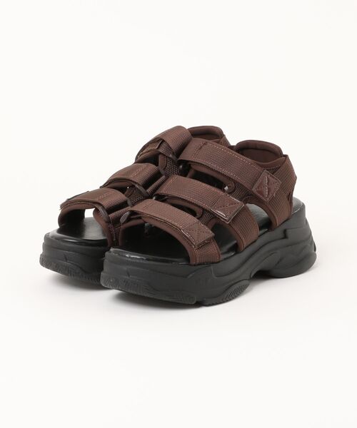 Shoes in Closet(シューズインクローゼット)の「+6.0㎝ 軽量 厚底 クッションソール 3本ベルト シンプル スポーツ サンダル 7485(サンダル・レディース・アイボリー/ブラック×ホワイト/ブラック×ブラック/ブラウン系その他/ブラック×カーキ/ライトベージュ/ライトグリーン/ピンク/パープル/オレンジ/ブラック×シルバー/グレー/ダークブラウン/ライトピンク・M/L/LL/S/XS/3L/6L/4L/5L/XXS)」の18枚目の写真