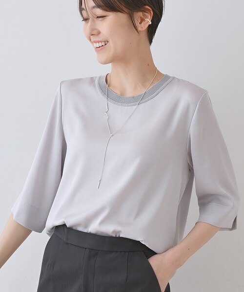 INDIVI(インディヴィ)の「【洗える/5分袖】シルク風素材オフィスブラウス(シャツ/ブラウス・レディース・ネイビー系5/ライトブルー/ピンク系1/ネイビー/ライトグレー/ホワイト/ブルー系5・38/34/15 /13/05)」の3枚目の写真