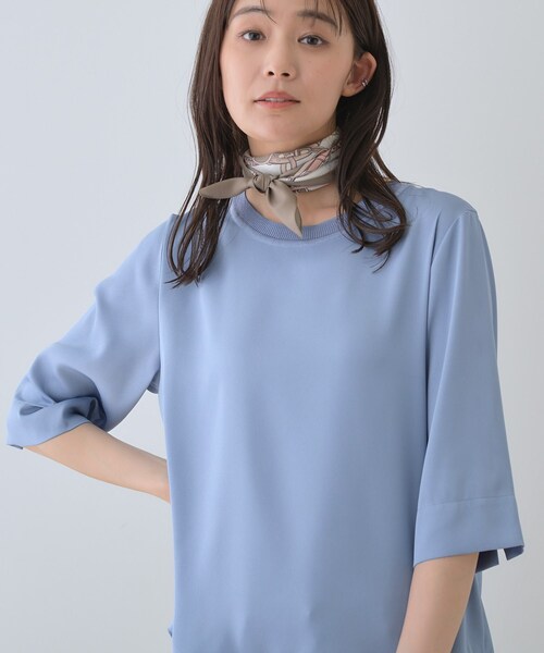 INDIVI(インディヴィ)の「【洗える/5分袖】シルク風素材オフィスブラウス(シャツ/ブラウス・レディース・ネイビー系5/ライトブルー/ピンク系1/ネイビー/ライトグレー/ホワイト/ブルー系5・38/34/15 /13/05)」の4枚目の写真