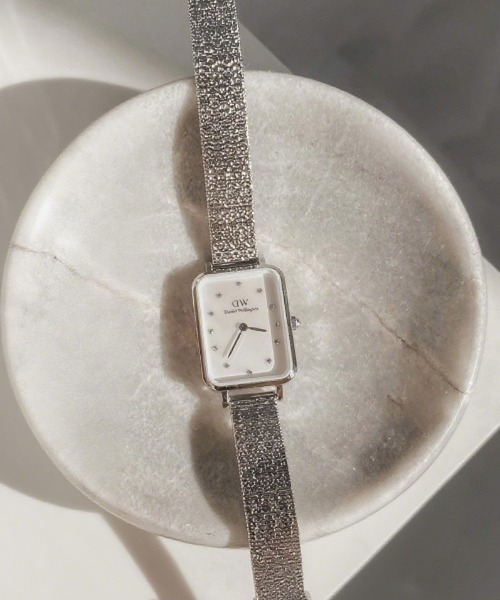 Daniel Wellington(ダニエルウェリントン)の「QUADRO LUMINE腕時計(アナログ腕時計・レディース・ホワイト×ゴールド/ホワイト×イエロー/ホワイト×シルバー・ONE SIZE)」の2枚目の写真