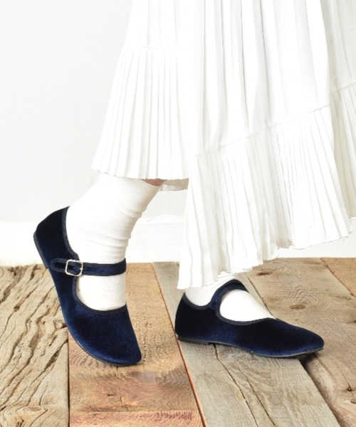 SVEC(シュベック)の「カンフーシューズ kung fu Shoes / ストラップパンプス(バレエシューズ・レディース・ブラック/ネイビー/レッド/ブラック系その他/シルバー/ブラック系その他2/レオパード/レッド系その他/ベージュ/ゴールド/ベージュ系その他/ブラウン系その他/グレー系その他/ベージュ系その他2/ブラウン/ブラック系その他3/ブラウン系その他2/ホワイト/グリーン系その他/ブラック系その他4/グリーン系その他2/チョコ/グレイッシュベージュ・38/39/35/36/37/40/32/26/28/34/30)」の18枚目の写真