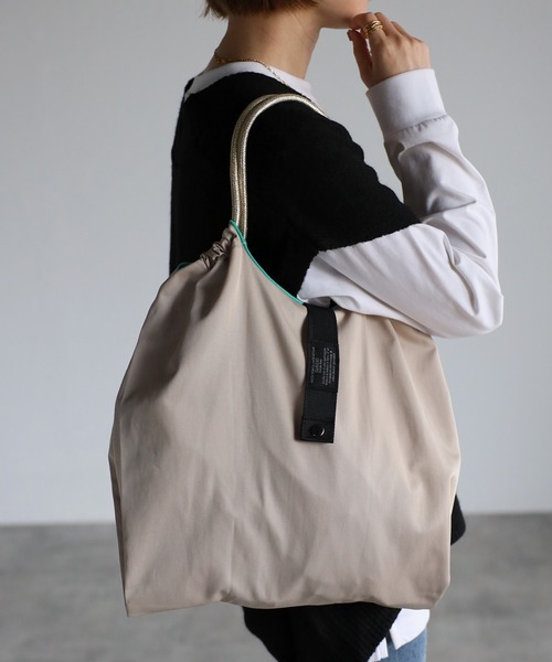 GUSCIO(グッシオ)の「【グッシオベーシック】パラコードハンドル エコバッグ(エコバッグ/サブバッグ・レディース・ブラック/アイボリー/マスタード/カーキ/ブルー/ピンク・FREE)」の2枚目の写真