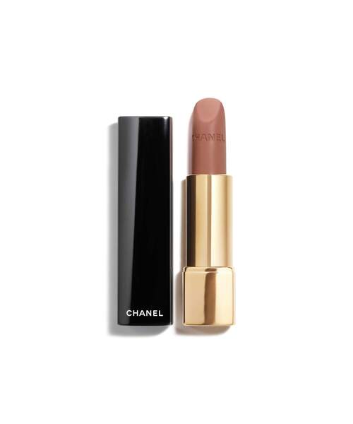 CHANEL(シャネル)の「ルージュ アリュール ヴェルヴェット リップスティック(ルミナス マットな仕上がり)(口紅/リップティント/グロス・レディース・56 ルージュ シャルネル/37 レグズベラント/38 ラ ファシナント/44 ラ ディヴァ/51 ラ ブルヴェルソント/46 ラ マリシユーズ/66 リンドマービレ/72 アンフラローズ/62 リーブル/61 ラ スクレット/69 アプストレ/58 ルージュ ヴィ/70 ユニーク/57 ルージュ フー/43 ラ ファヴォリット/64 ファースト ライト/42 レクラタント/68 エモティヴ/74 ローキー/75 モード/61 アンテュイティヴ/53 アンスピラント/63 エサンシエル ドゥ シャネル/71 リュプチュリスト/54 パラドクサル/55 ソフィスティケ/60 アントンポレル ドゥ シャネル/47 フランボイヤン ドゥ シャネル/51 レジャンデール/64 エテルネル/72 ミステリユーズ/46 マニエティック/48 アルダント/45 アンタンス/76 ヴェルサティル/77 アフランシー/79 エレガント/78 イニミタブル・FREE)」の4枚目の写真