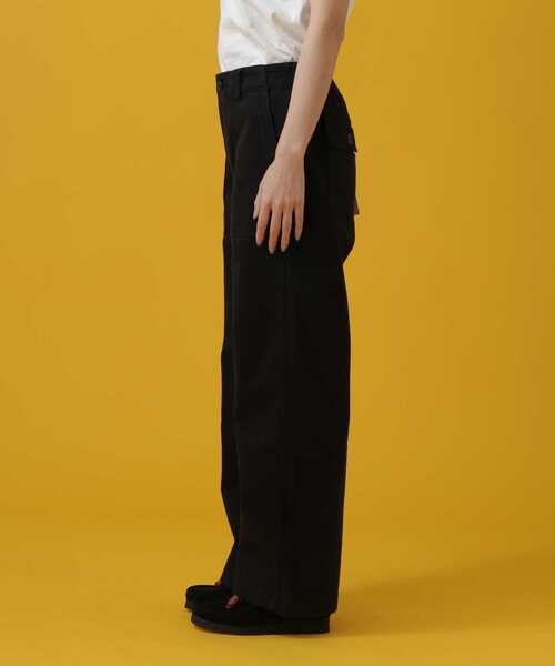 AVIREX(アヴィレックス)の「BAKER SEMI STRAIGHT PANTS/ ベイカーセミストレートパンツ(その他パンツ・レディース・ベージュ/オリーブ系/ブラック・M/S)」の17枚目の写真