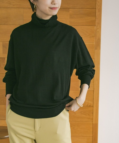 URBAN RESEARCH(アーバンリサーチ)の「カシミヤウールタートルニット(ニット/セーター・レディース・ブラック/パープル/オフホワイト/グリーン系その他・FREE)」の21枚目の写真