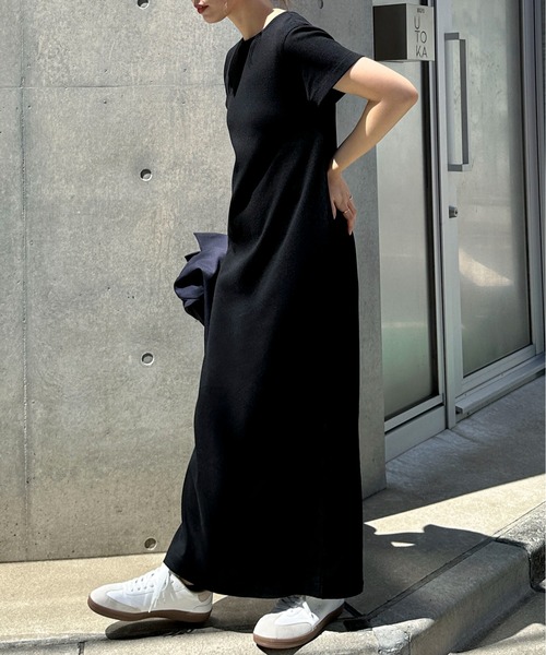 feepur(フェピュール)の「【TALL/2Tサイズあり】カットリブハーフスリーブワンピース(ワンピース・レディース・ブラック/チャコールグレー/オートミール・MEDIUM/TALL/2T/SMALL)」の6枚目の写真