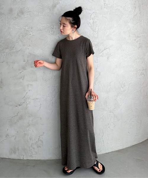 feepur(フェピュール)の「【TALL/2Tサイズあり】カットリブハーフスリーブワンピース(ワンピース・レディース・ブラック/チャコールグレー/オートミール・MEDIUM/TALL/2T/SMALL)」の19枚目の写真