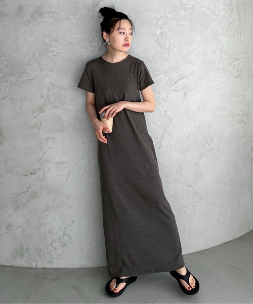 feepur(フェピュール)の「【TALL/2Tサイズあり】カットリブハーフスリーブワンピース(ワンピース・レディース・ブラック/チャコールグレー/オートミール・MEDIUM/TALL/2T/SMALL)」の18枚目の写真