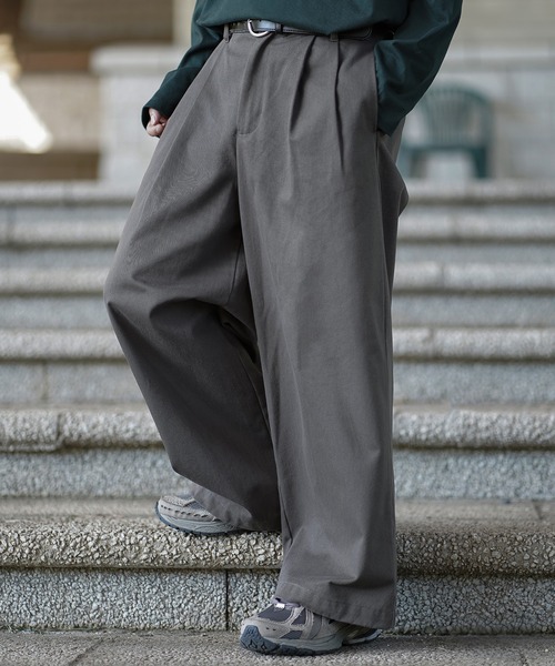 molk(モルク)の「【molk】ルーズタックストレートチノパンツ(チノパンツ・メンズ・アイボリー/ブラック/ベージュ/チャコールグレー・S/L/M)」の3枚目の写真